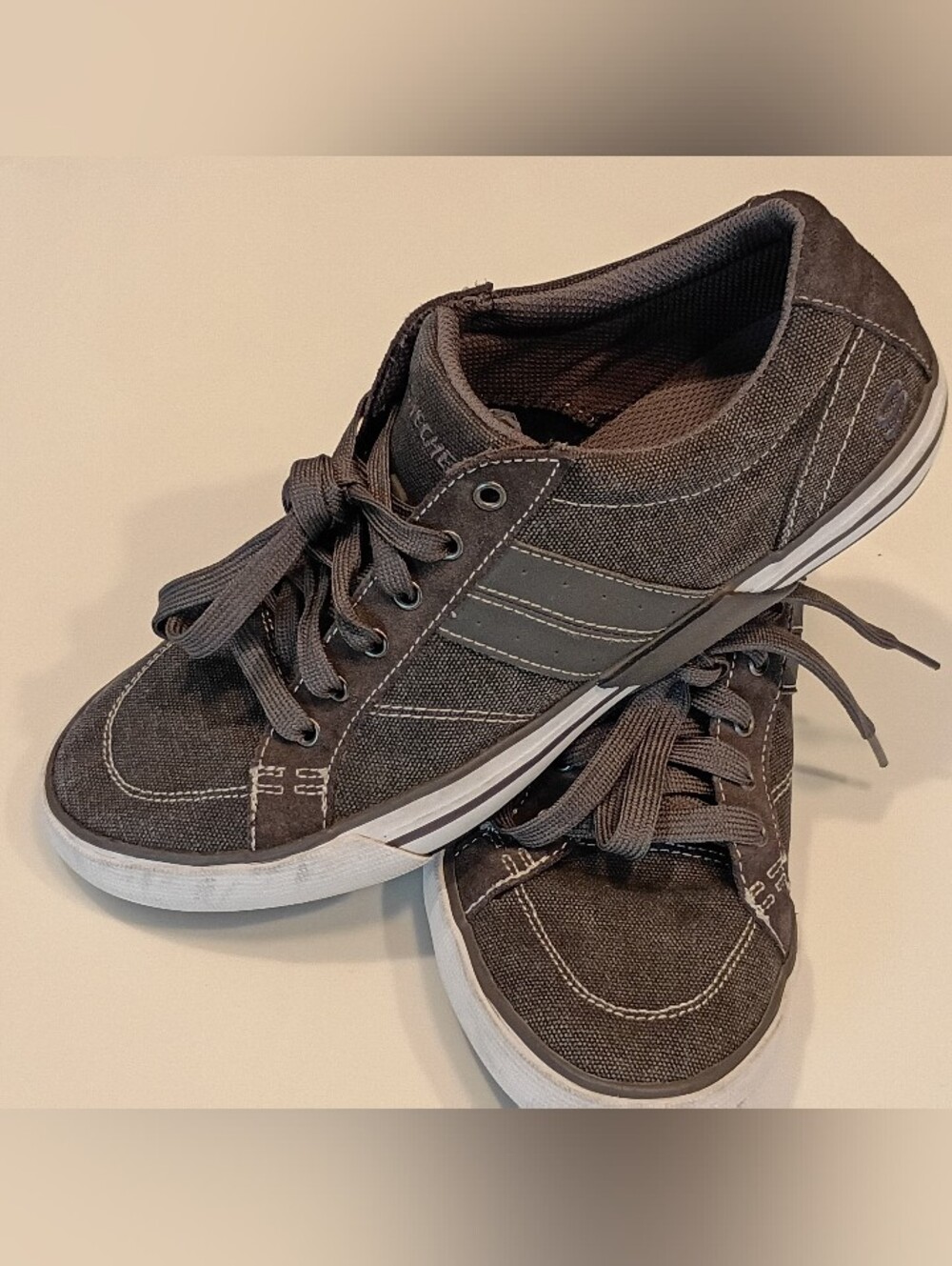 Skechers Arcade  Men’s  Gray Canvas Lace-Up Sneakers 9.5